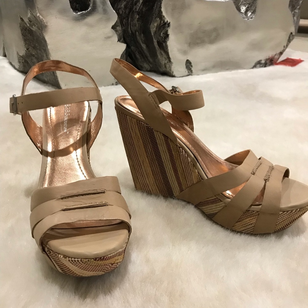 Like new BCBG wedge heel